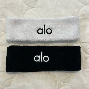 Alo Yoga Sweat Bands (2) headwear in black and white